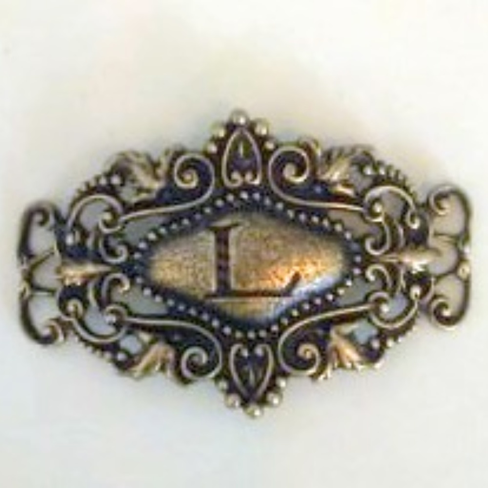 Lenny & Eva Initial Sentiment: Brass L